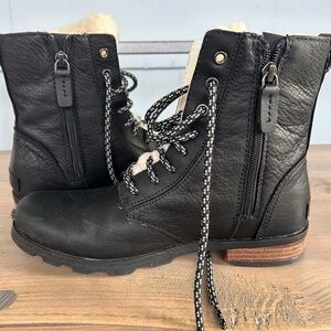 Sorel black 8